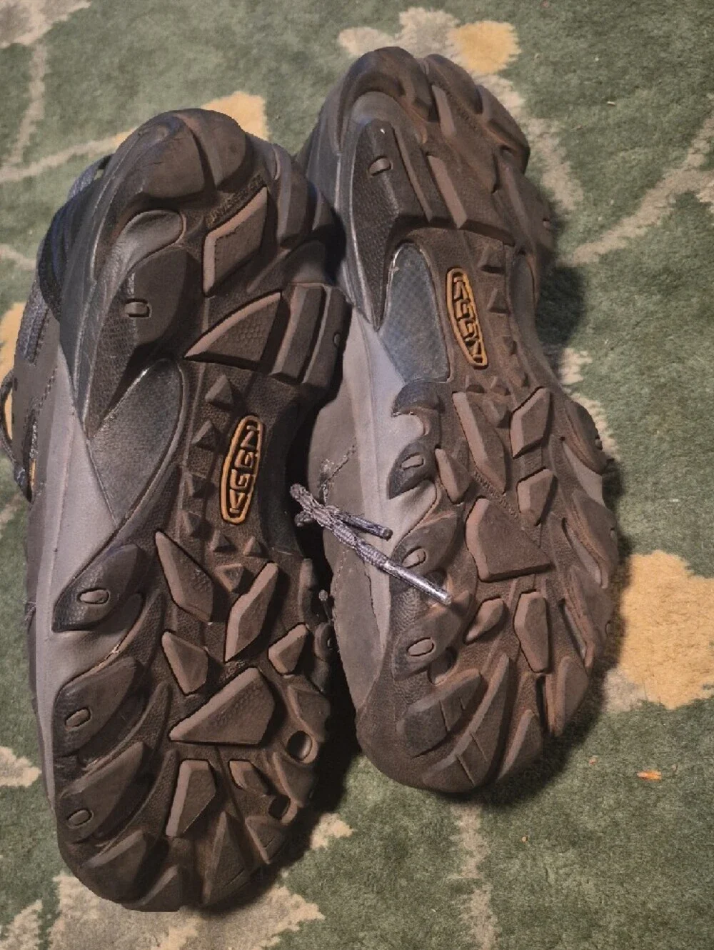Keen Men's Charcoal Gray Trail Sneakers